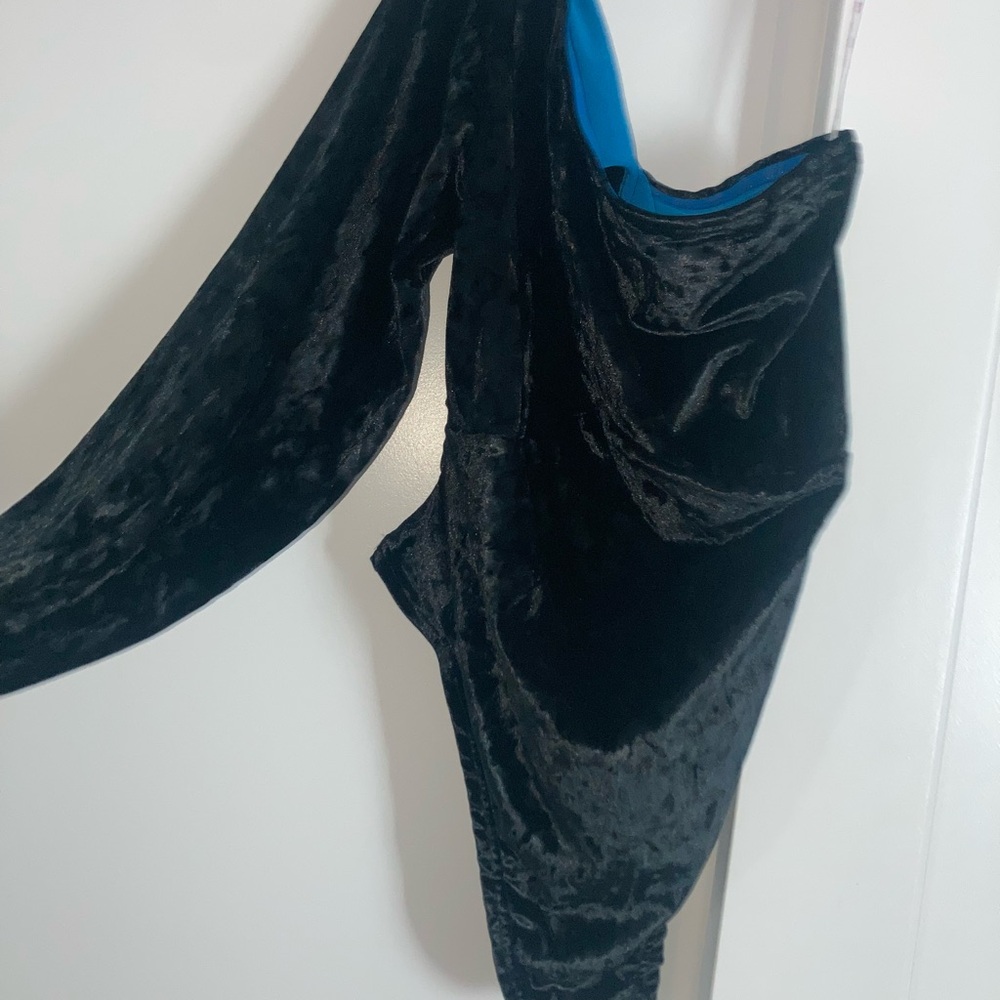 YITTY one armed velvet bodysuit size 1X- fits tts